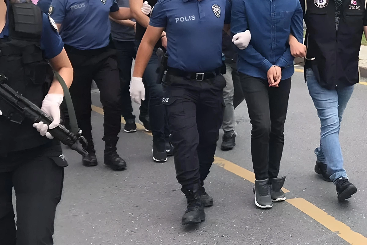Türkiyə Silahlı Qüvvələrində FETÖ əməliyyatı - 56 hərbçi saxlanılıb Türkiyə Silahlı Qüvvələrində FETÖ əməliyyatı - 56 hərbçi saxlanılıb