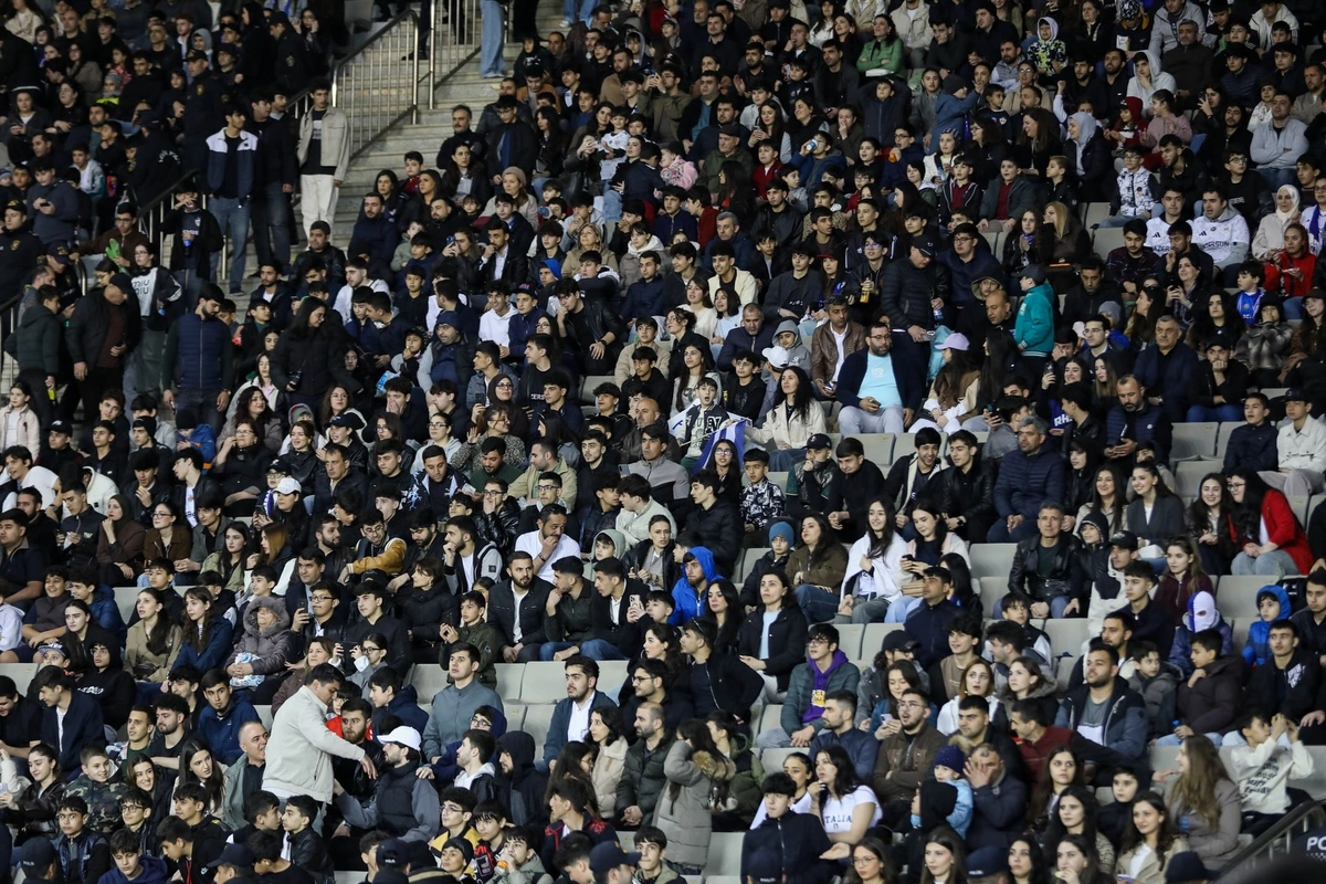 Qarabağ Neftçi ilə oyunda azarkeşlərin davranışına görə 8000 manat cərimələnib
