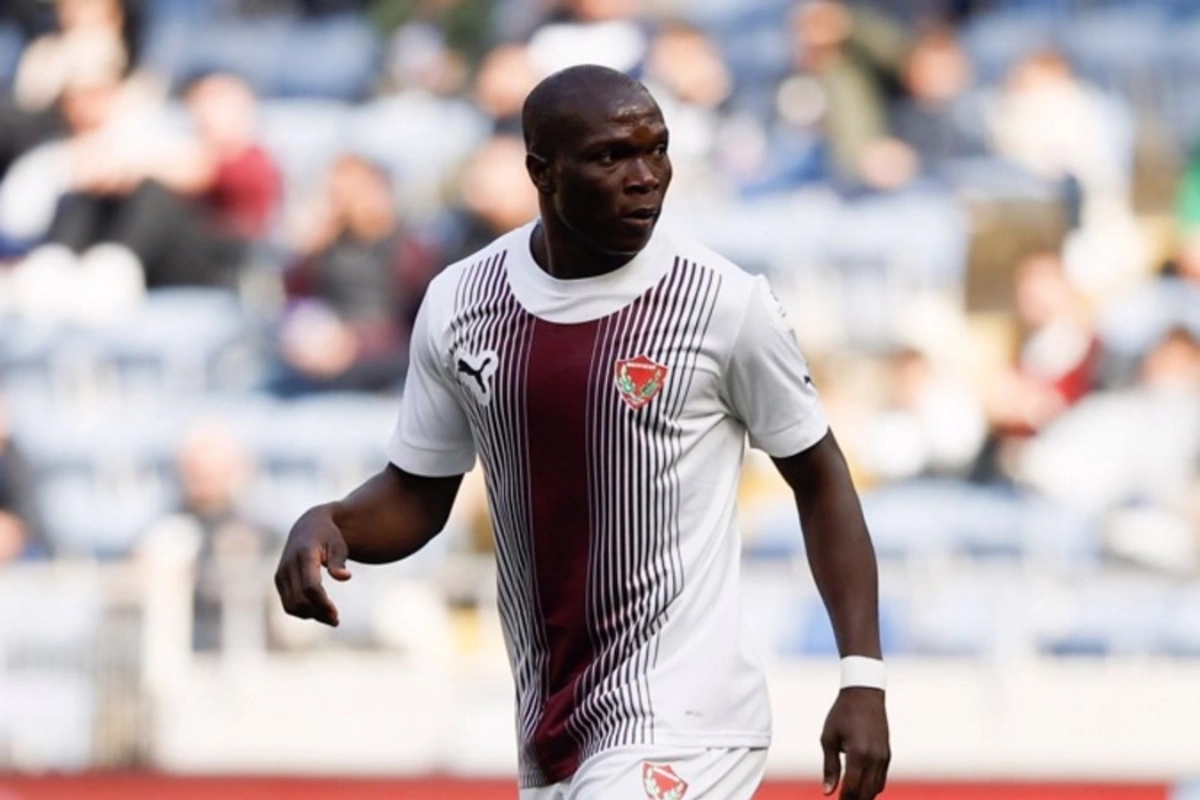 Neftçi klubu Vensan Abubakarı transfer etdiyini açıqlayıb Neftçi klubu Vensan Abubakarı transfer etdiyini açıqlayıb