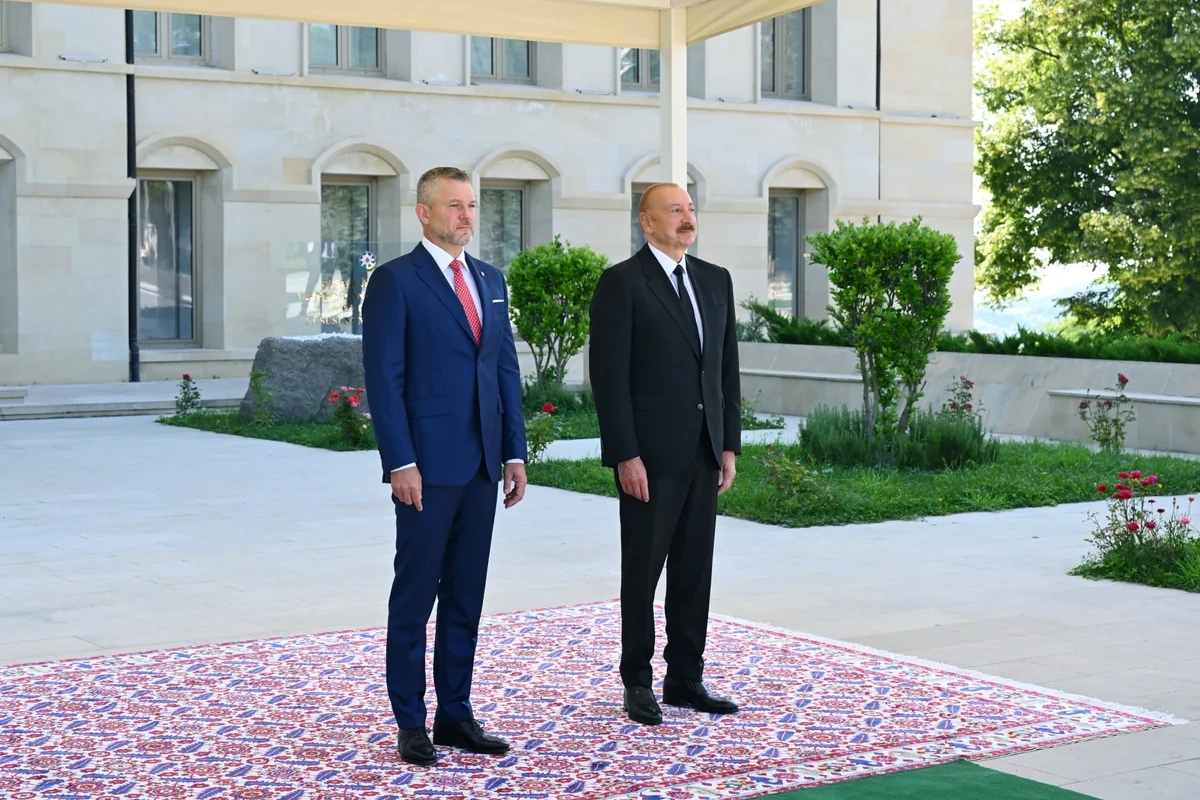 In Shusha, the official welcoming ceremony for Peter Pellegrini was held