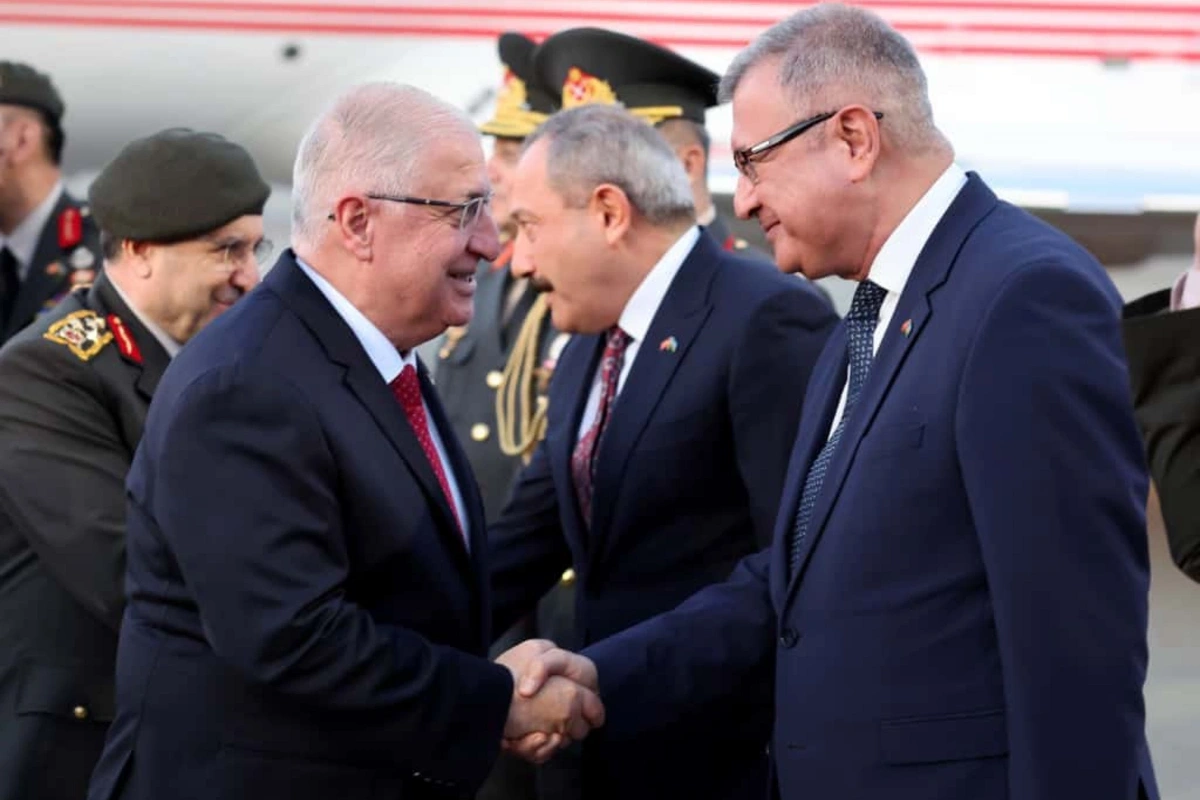Türkiyənin milli müdafiə naziri Azərbaycana gəlib