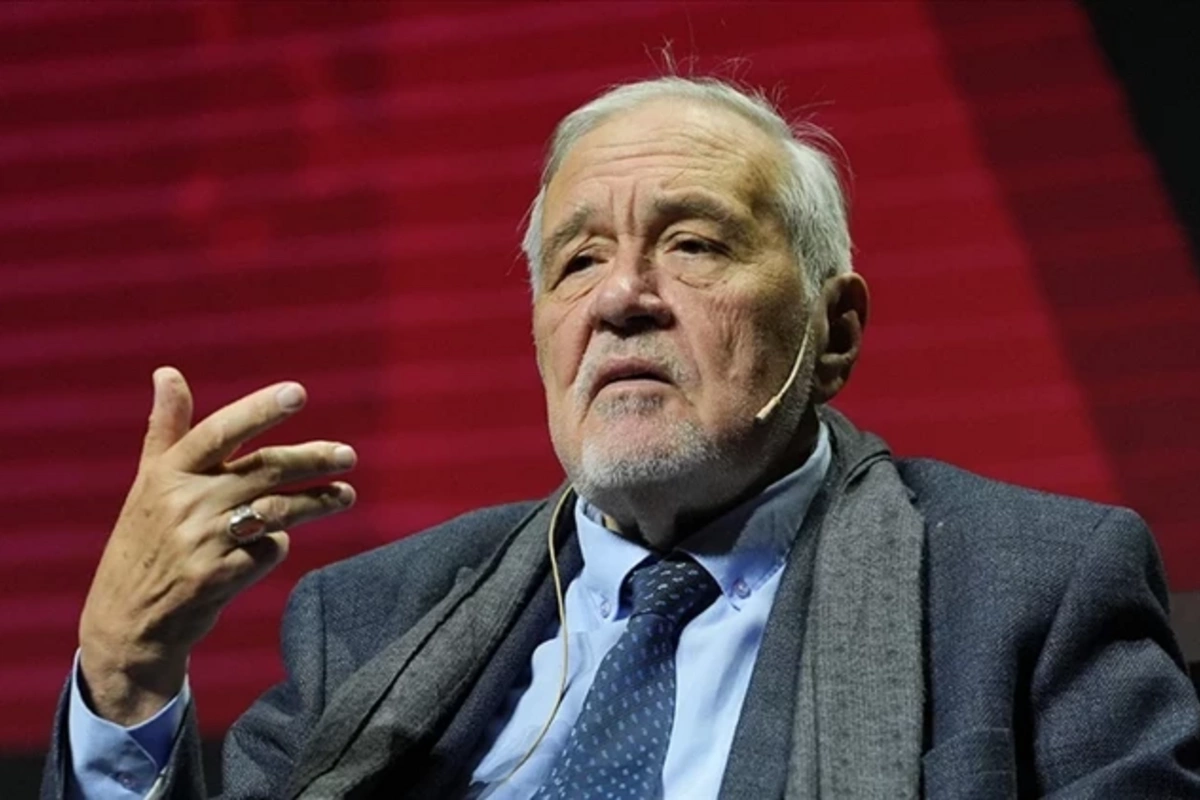 İlber Ortaylı süni tənəffüs aparatına qoşuldu