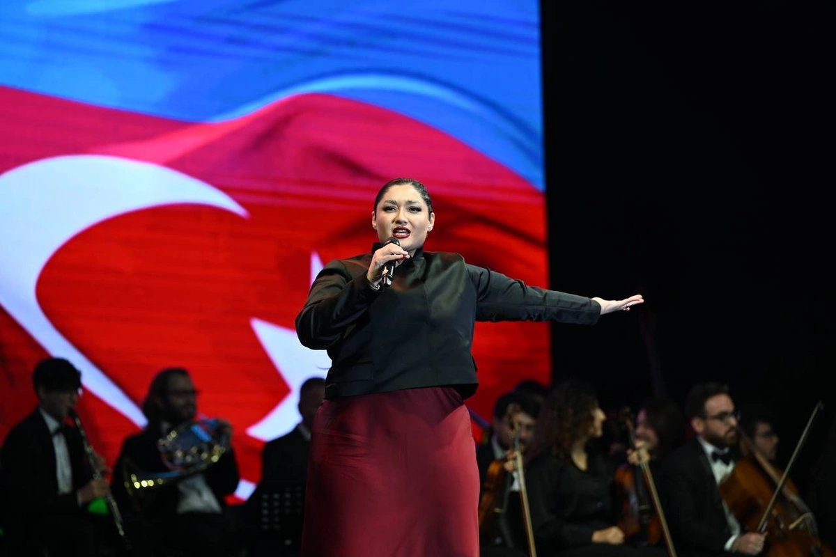 Nərmin Kərimbəyova bayram konsertində səhnə aldı