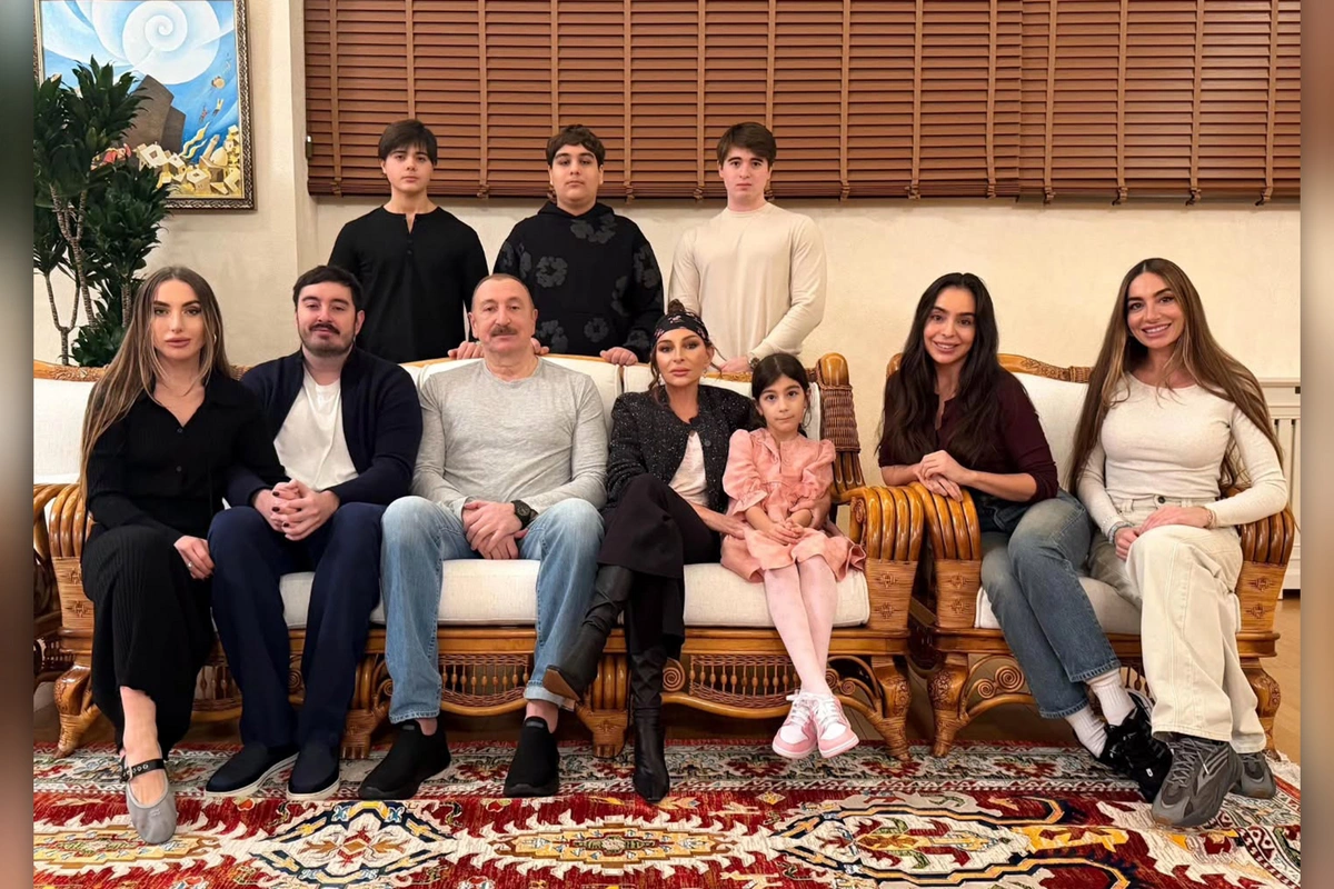 Leyla Əliyeva Prezident İlham Əliyevin doğum günündən paylaşım edib