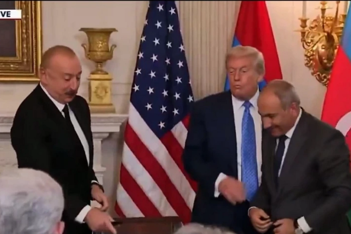 Why did Ilham Aliyev advise Nikol Pashinyan to take the pen? - The story of the subtle gesture of the President of Azerbaijan Why did Ilham Aliyev advise Nikol Pashinyan to take the pen? - The story of the subtle gesture of the President of Azerbaijan