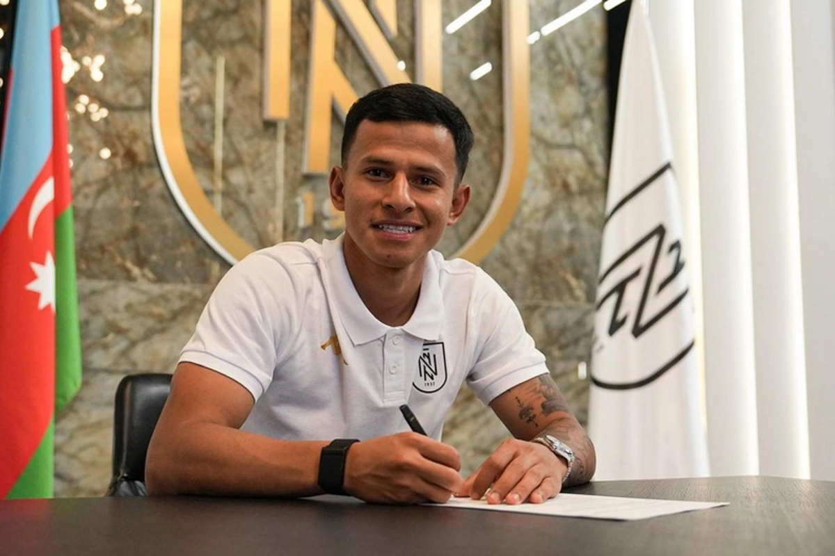 Neftçi daha bir futbolçunun transferini açıqlayıb Neftçi daha bir futbolçunun transferini açıqlayıb