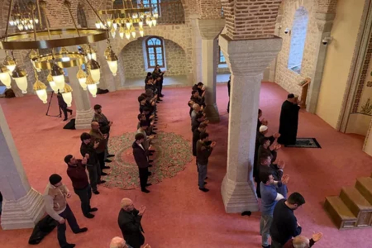 Şuşada bayram namazı qılınıb