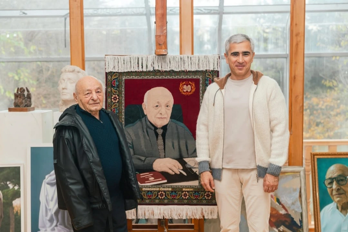 Anar Ələkbərov Xalq rəssamı Ömər Eldarovu evində ziyarət edib