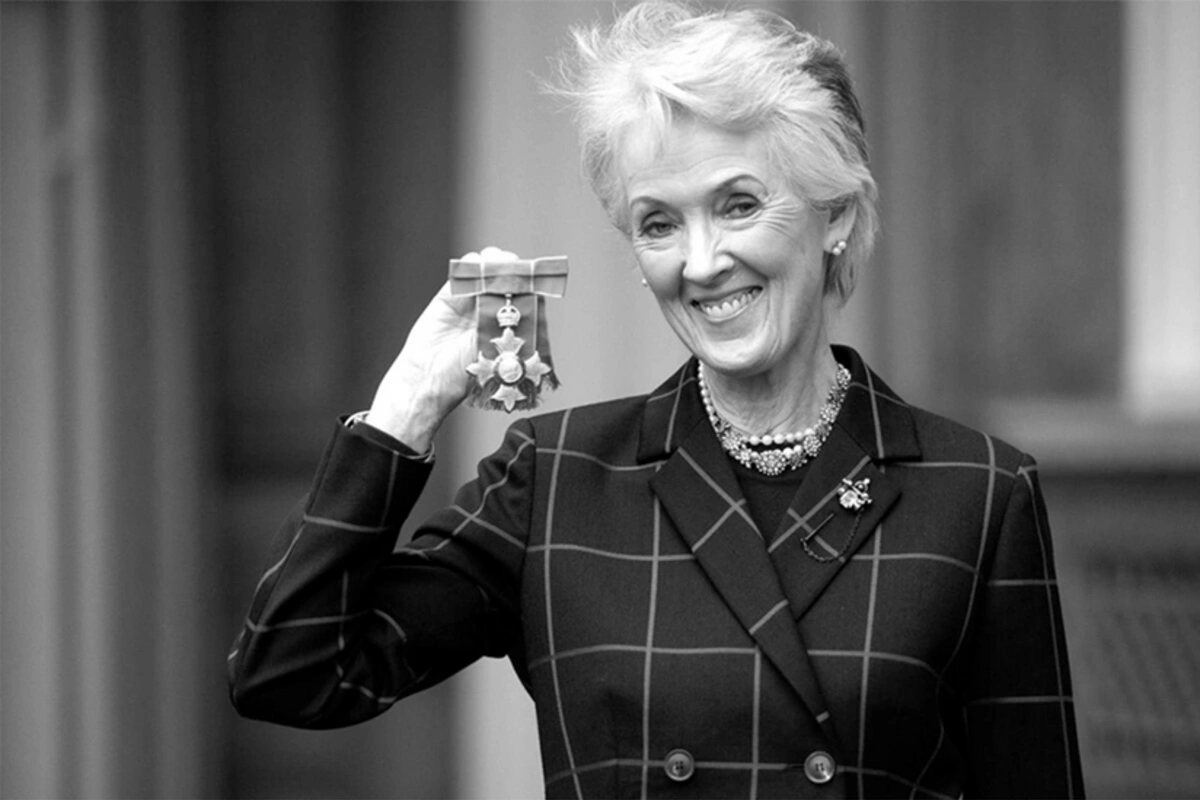 Məşhur britaniyalı yazıçı vəfat edib