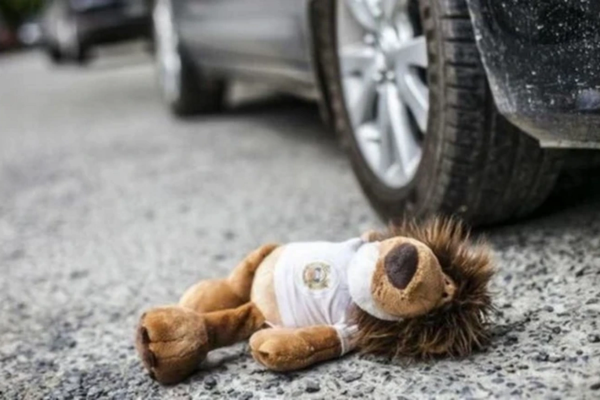 В Баку автомобиль насмерть сбил 13-летнюю девочку