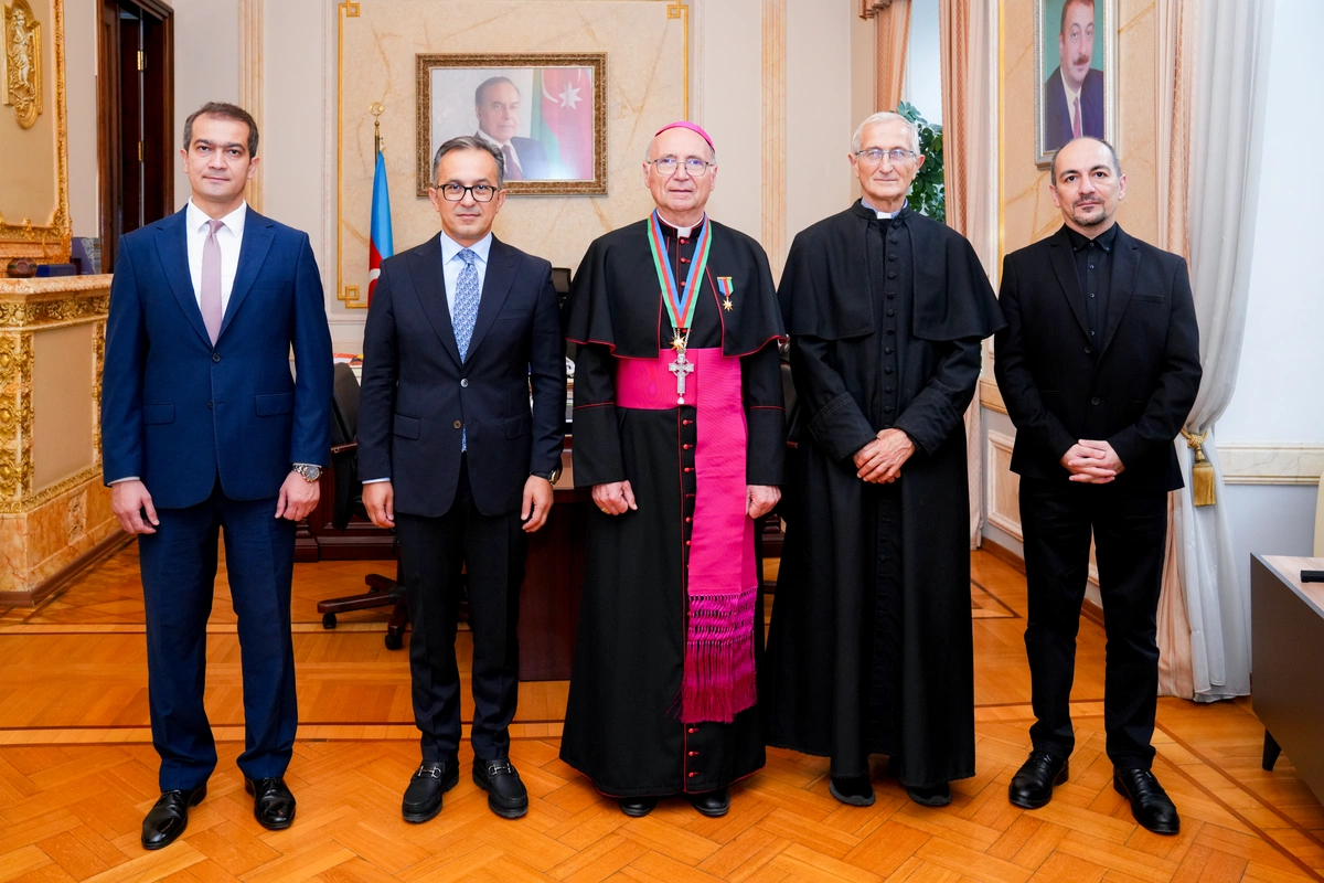 Vladimir Feketeyə Dostluq ordeni təqdim edilib