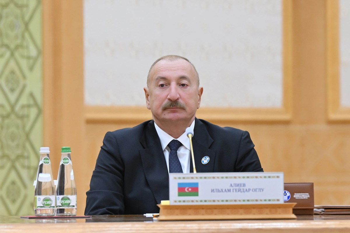 Президент Ильхам Алиев принимает участие в заседании Совета глав государств СНГ в узком составе