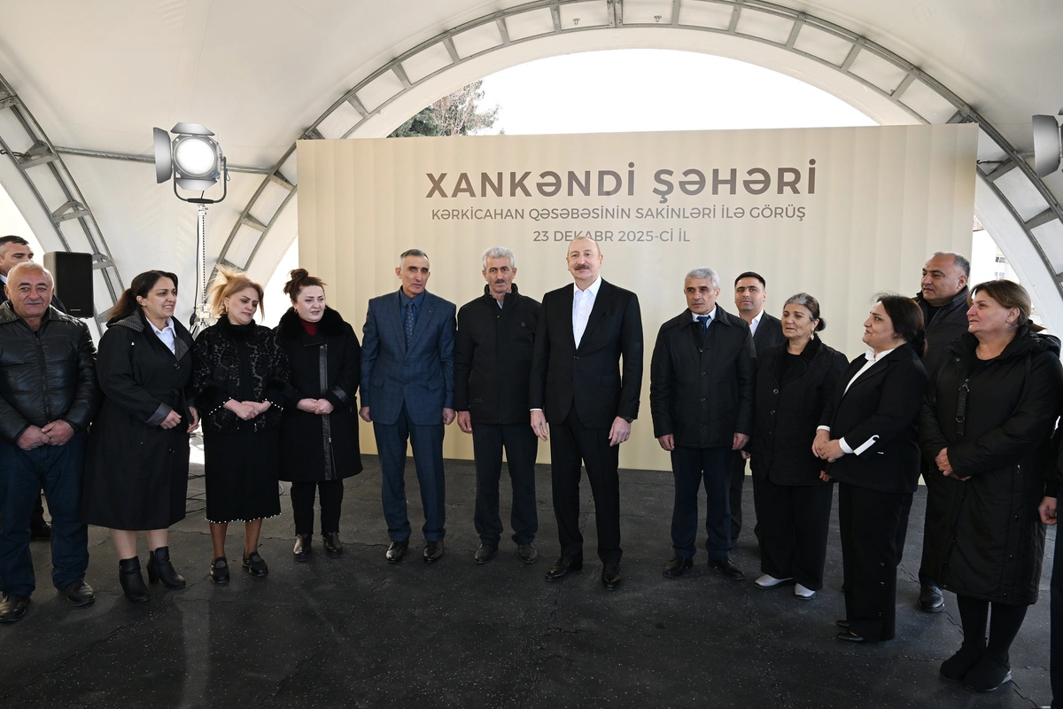 İlham Əliyev Kərkicahan qəsəbəsində sakinlərlə görüşüb