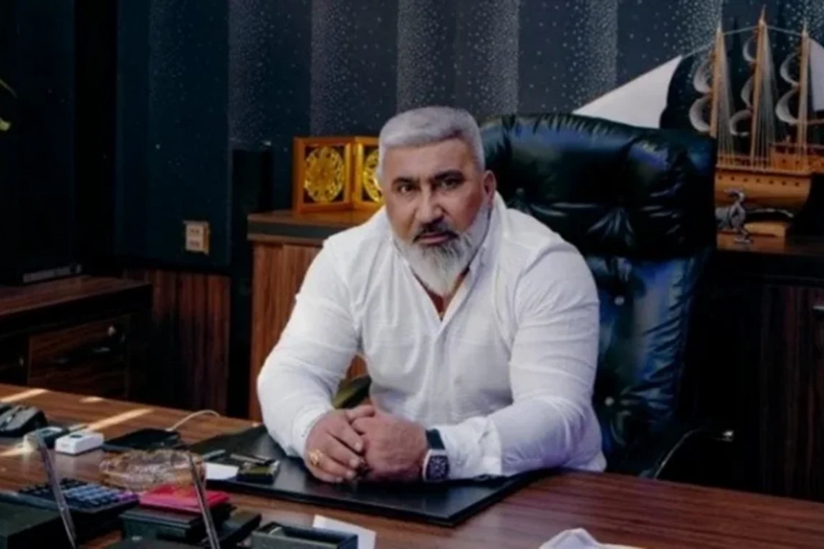İsfəndiyar Axundov həbs edilən iş adamı barəsində danışdı: Emil Səməndərov savadsız adam idi, aldatdılar