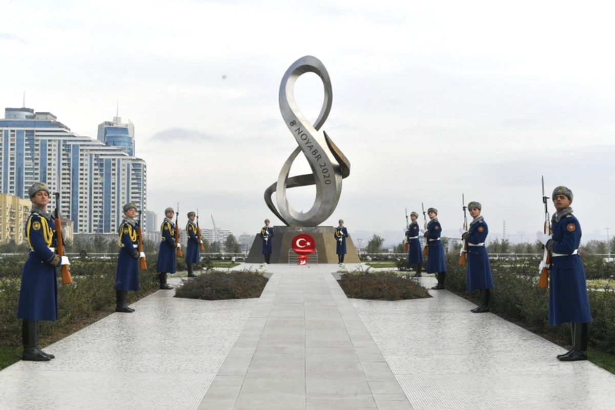 Вице-президент Турции посетил парк Победы в Баку