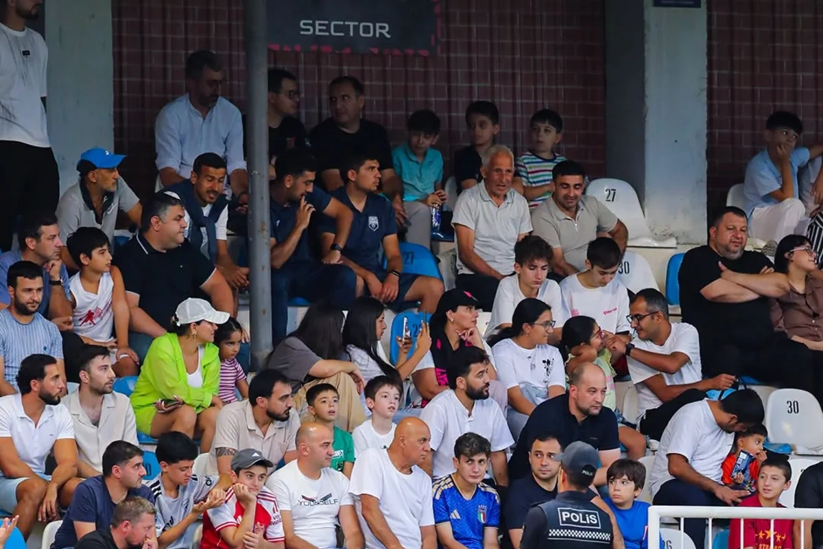 Sabahı Mançester Yunaytedlə oyunda 300-ə yaxın azarkeş dəstəkləyəcək