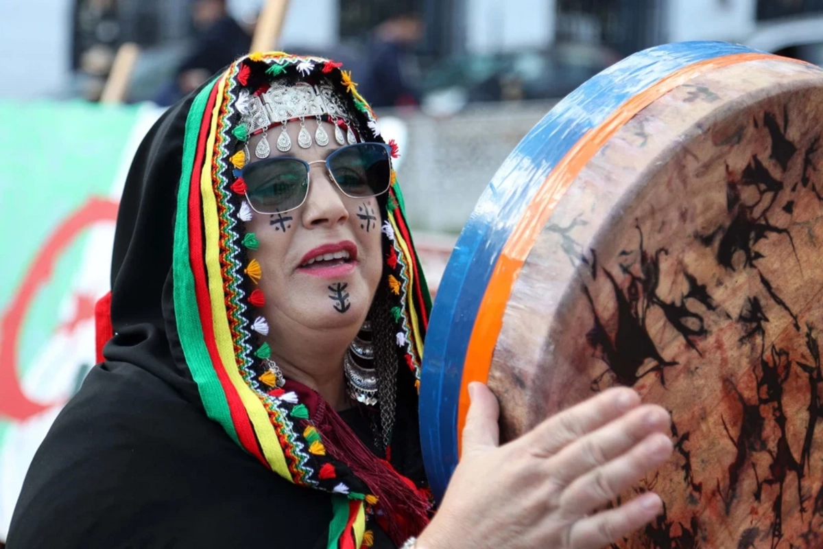 Bu xalq 2976-cı ili qarşıladı