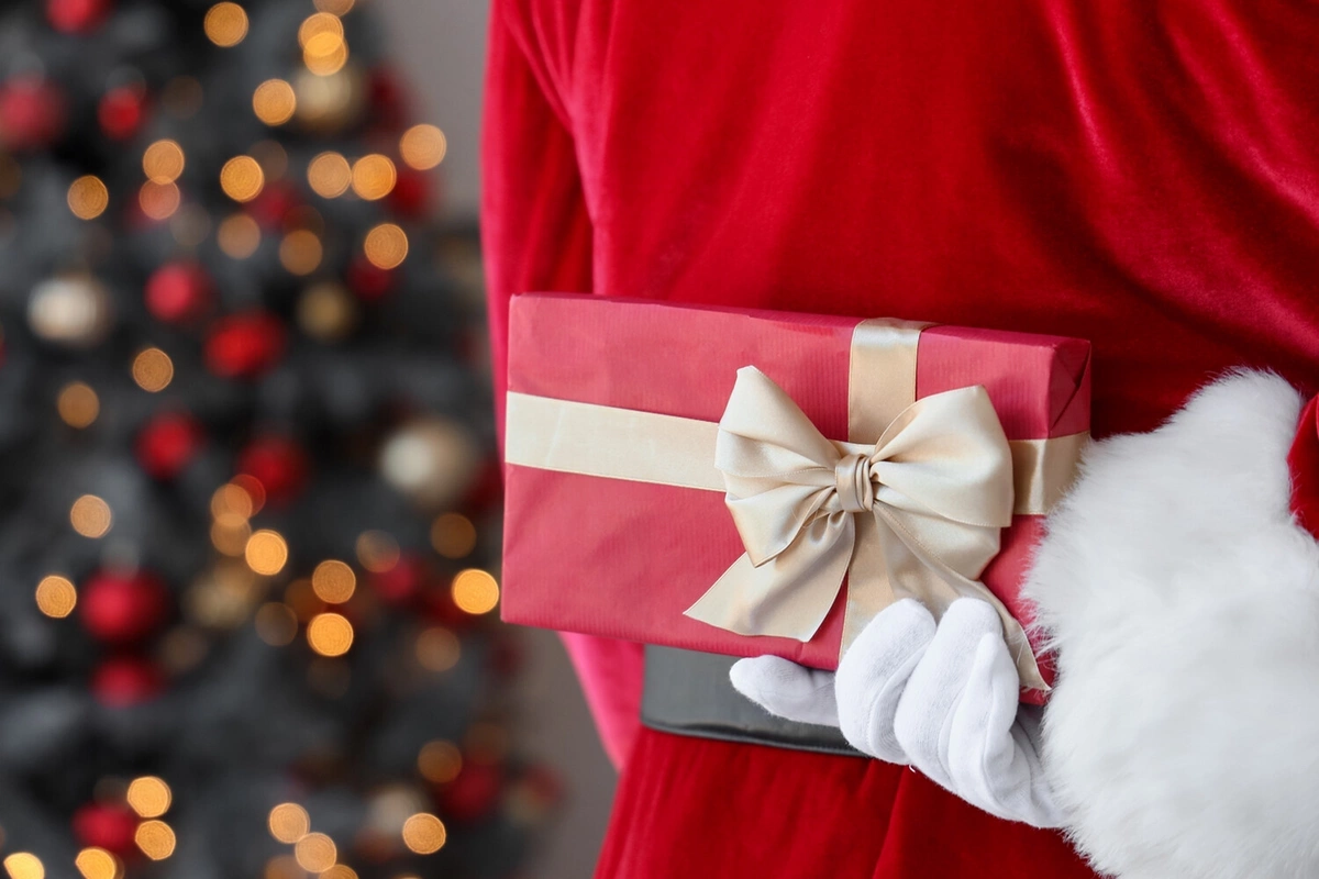 Şaxta Babaya inanmaq uşağa zərər verirmi?