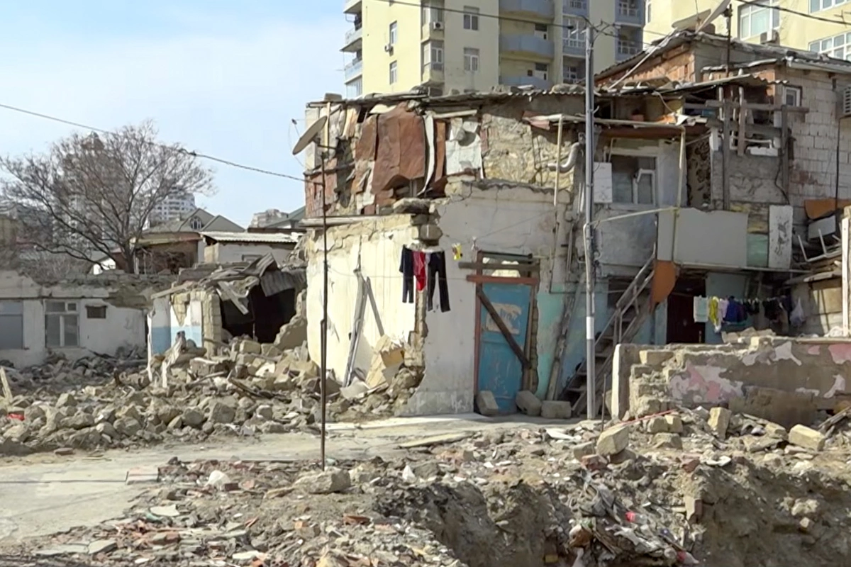 Споры при сносе домов в Баку: владельцы небольшого жилья требуют просторные квартиры