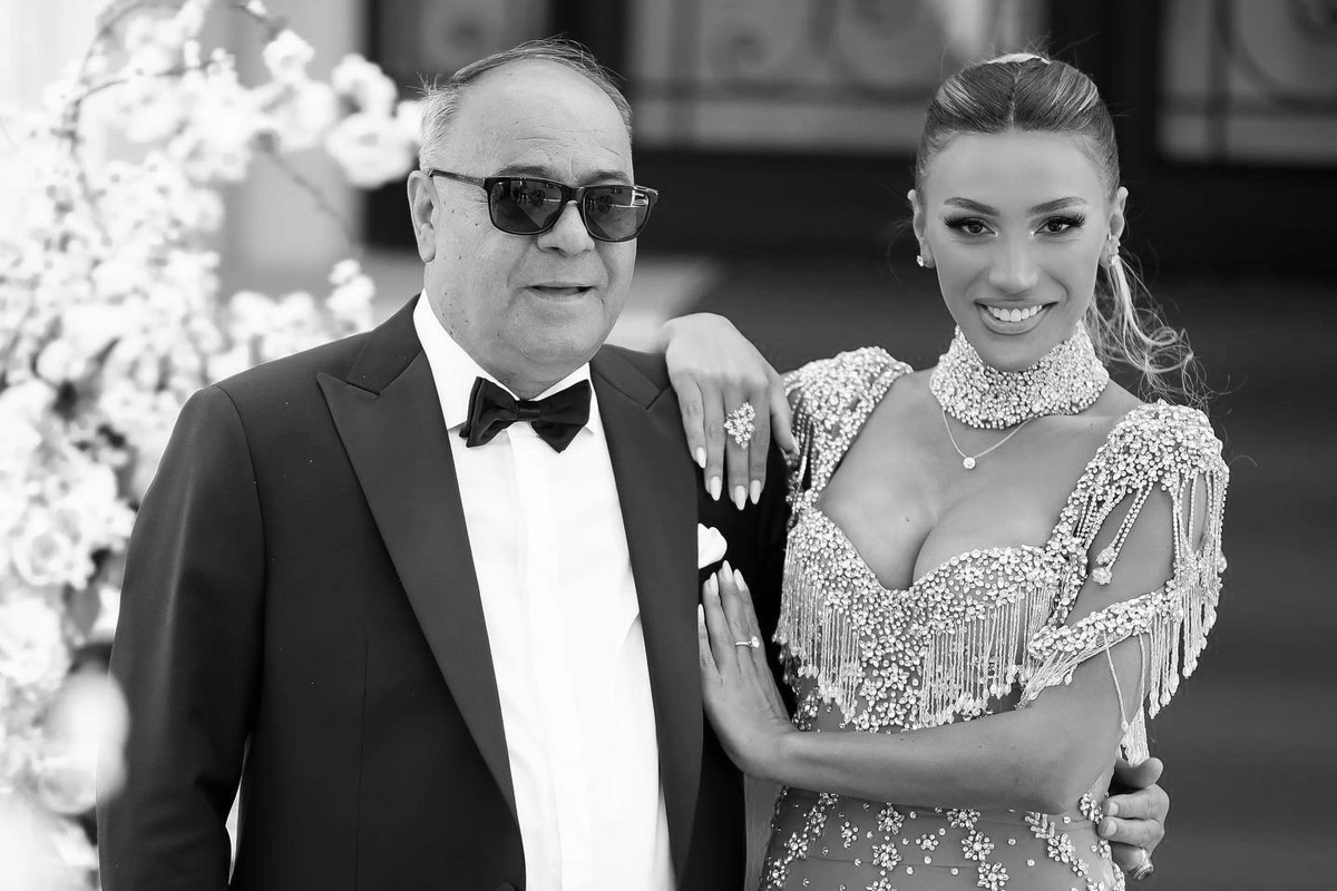 Tarix Əliyev Röyanın vəfat edən atasından yazdı Tarix Əliyev Röyanın vəfat edən atasından yazdı