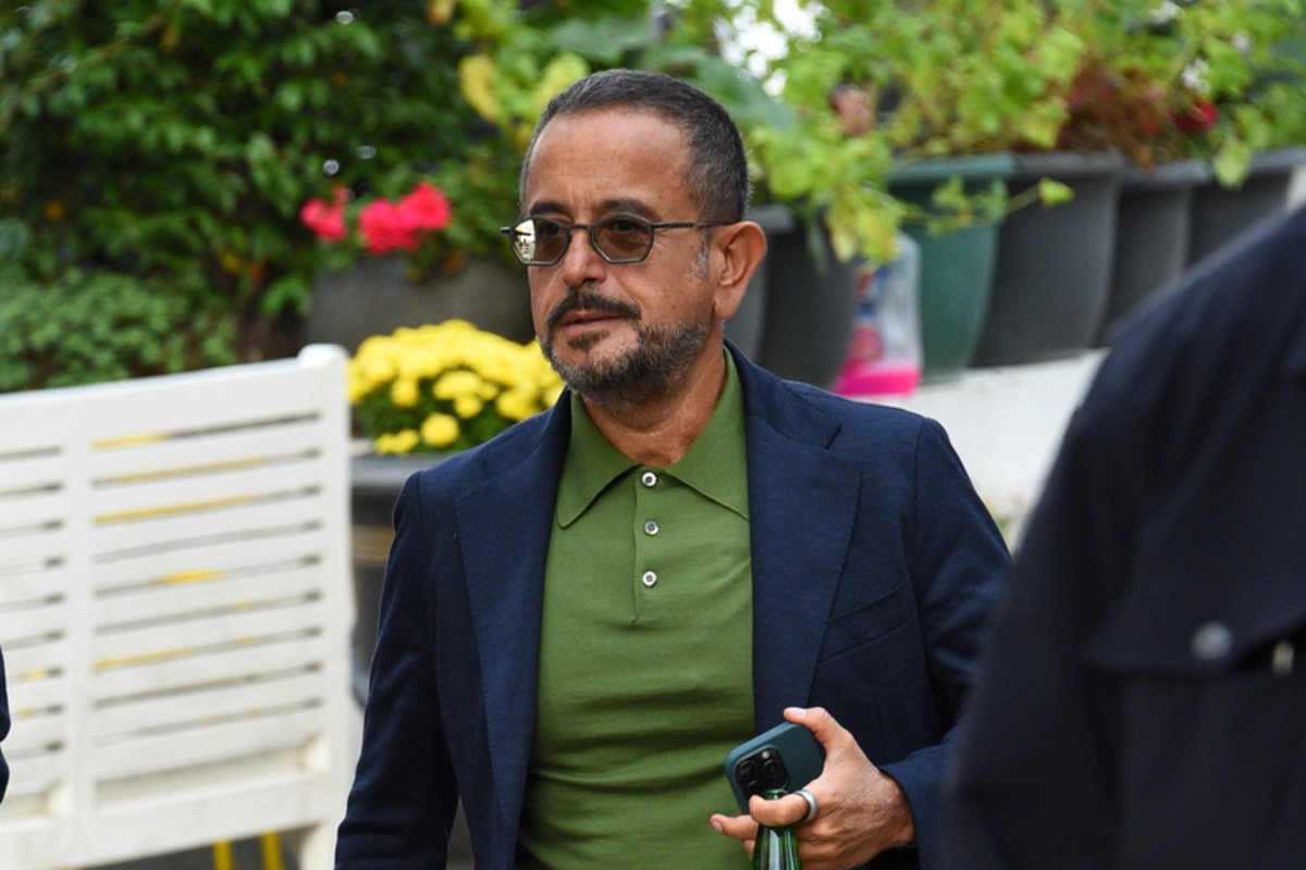 Dolana bilmirəm! deyən milyarder ABŞ-dən 4000 mənzil aldı