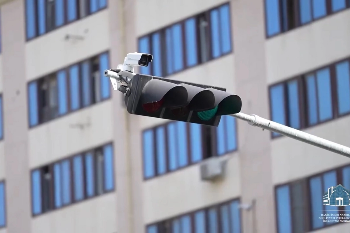 В Баку впервые установлены умные светофоры