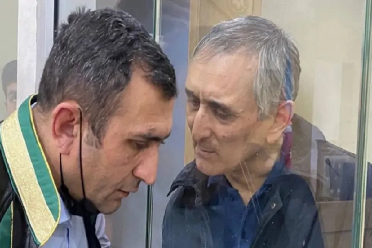İlkin Süleymanovun vəkilinin saxlanılmasına səbəb olan hadisənin ANBAAN GÖRÜNTÜSÜ İlkin Süleymanovun vəkilinin saxlanılmasına səbəb olan hadisənin ANBAAN GÖRÜNTÜSÜ