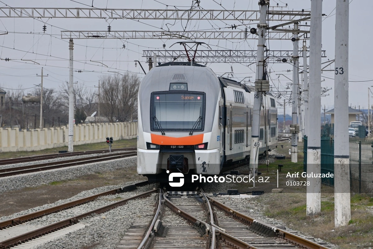 АЖД назначило дополнительные рейсы в связи с праздничными днями АЖД назначило дополнительные рейсы в связи с праздничными днями