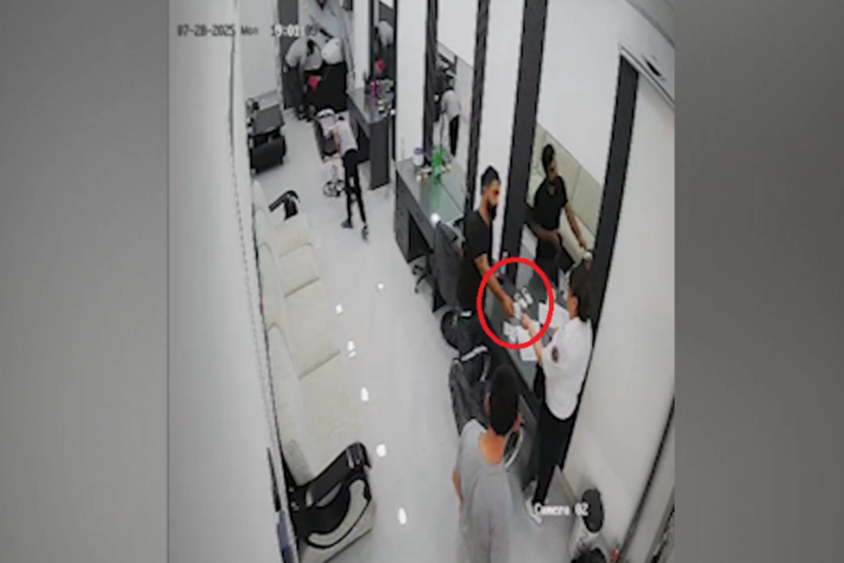 Özlərini Dövlət Vergi Xidmətinin əməkdaşları kimi təqdim edərək sahibkarlardan pul yığırlar