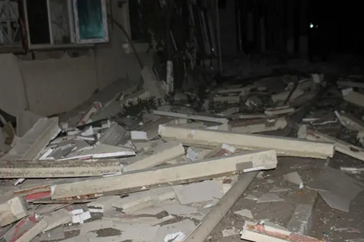 ЧП в Гёранбое: обрушение пола в жилом доме привело к госпитализации трех человек