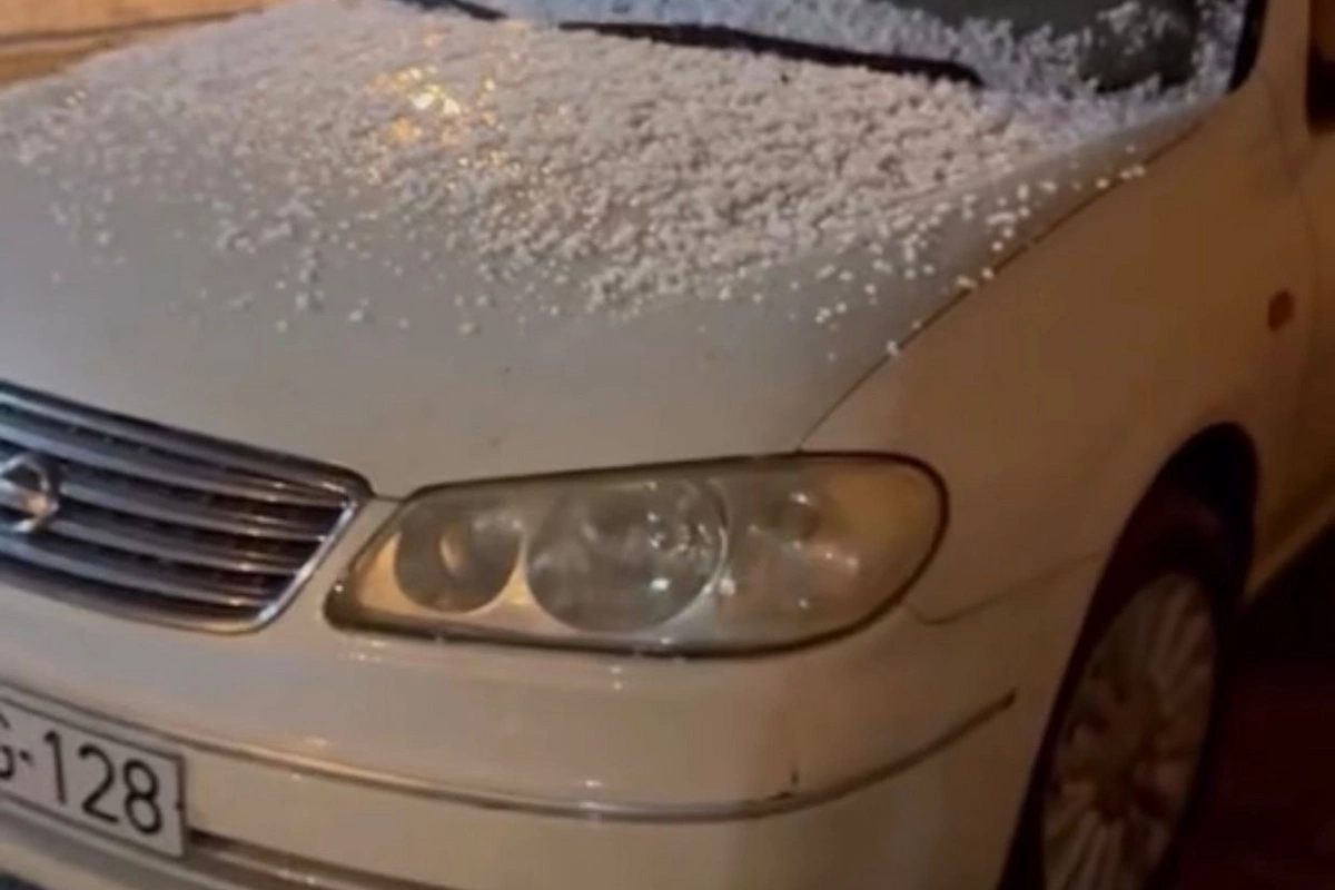 Heavy rain, hail, and ice pellets are falling in Baku and on the Absheron Peninsula
