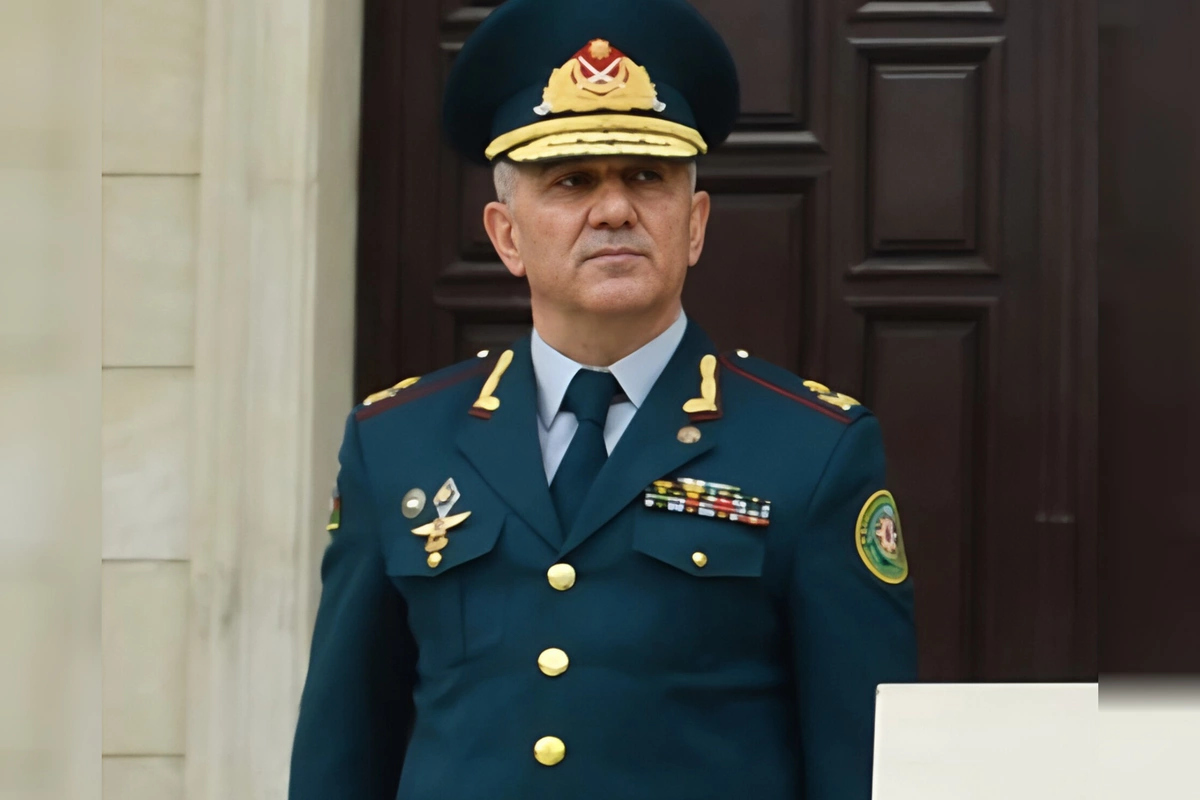 Təqaüdə göndərilən general yenidən xidmətə qayıtdı