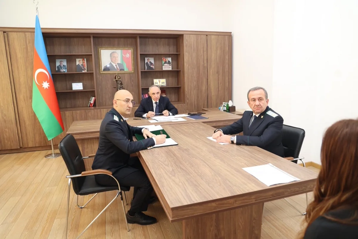 Kamran Əliyev Səbail rayonunda vətəndaşları qəbul edib
