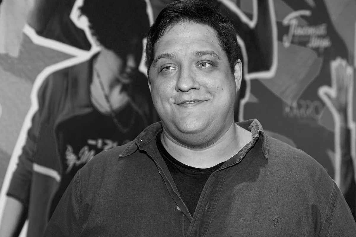 Komada qalan 40 yaşlı aktyor vəfat etdi Komada qalan 40 yaşlı aktyor vəfat etdi