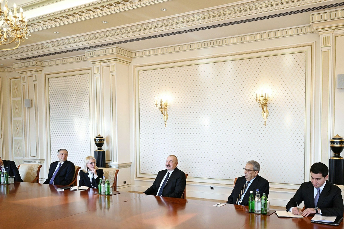 Ilham Aliyev received the co-chairs and members of the Board of the Nizami Ganjavi International Center