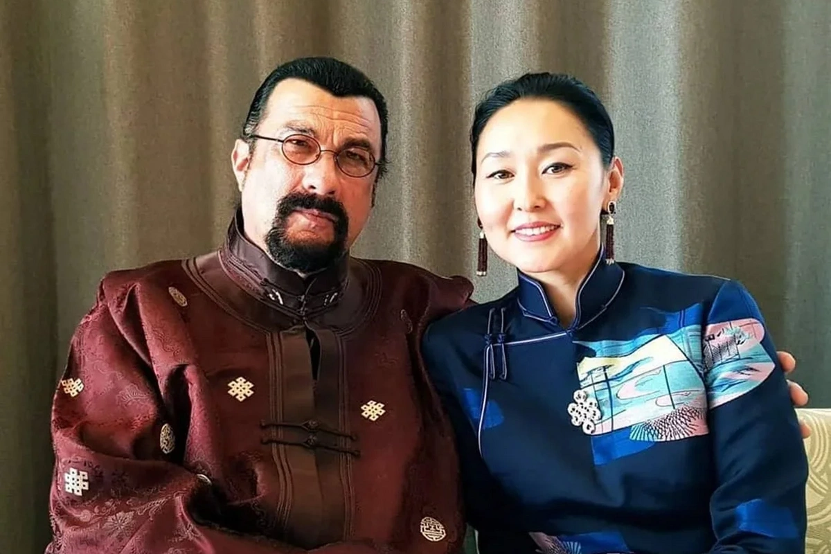 Stiven Siqal dördüncü həyat yoldaşından ayrılıb