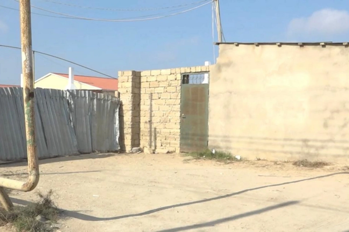 Abşeronda məşhur bağ massivinin sakinlərindən toyuq fermasından ŞİKAYƏT