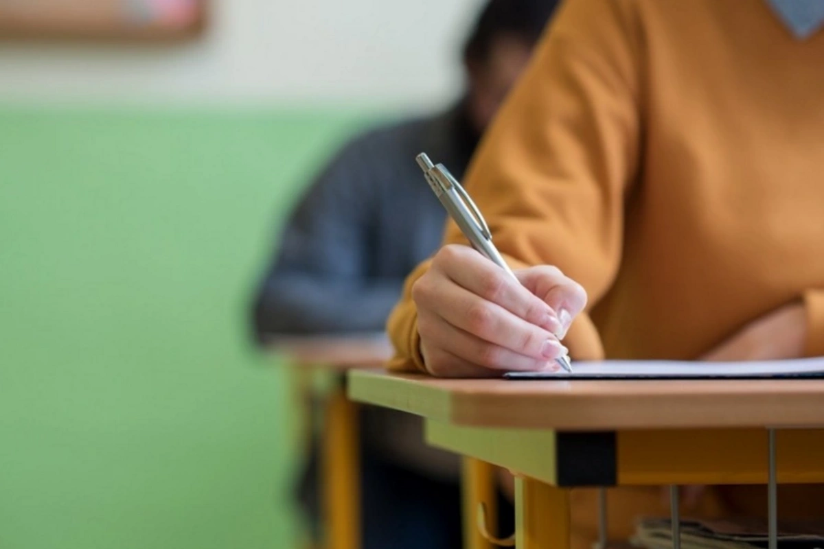 Hakimliyə namizədlərlə yazılı imtahan keçirilib