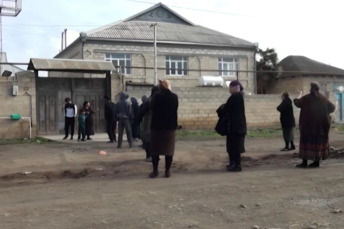 İkinci uşağı da eyni arxa düşərək dünyasını dəyişdi