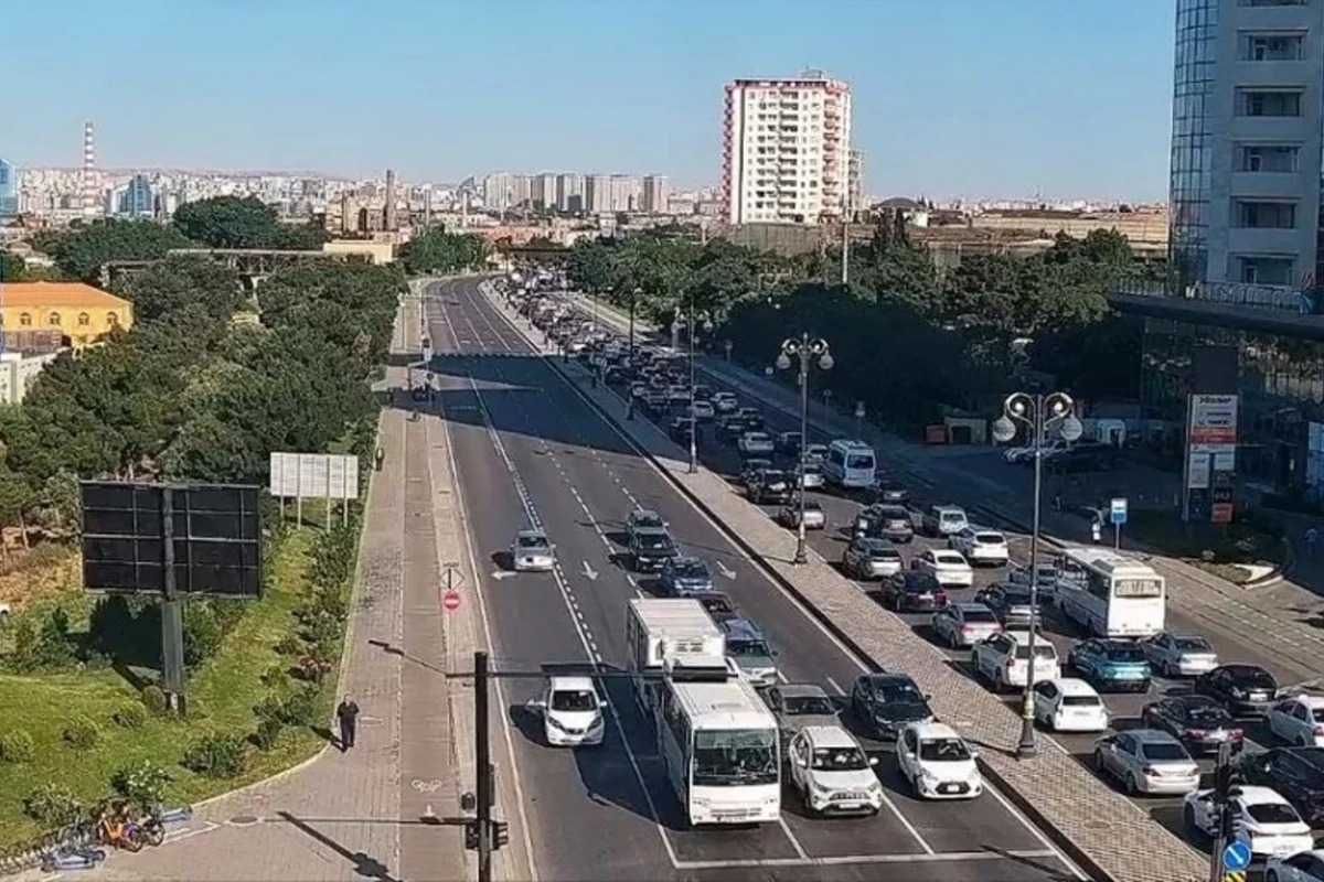 Bakıda 7 istiqamətdə tıxac müşahidə olunur