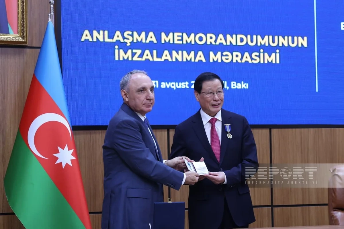 Çinin baş prokuroru Azərbaycanın Prokurorluğun yaradılmasının 100 illiyi medalı ilə təltif edilib