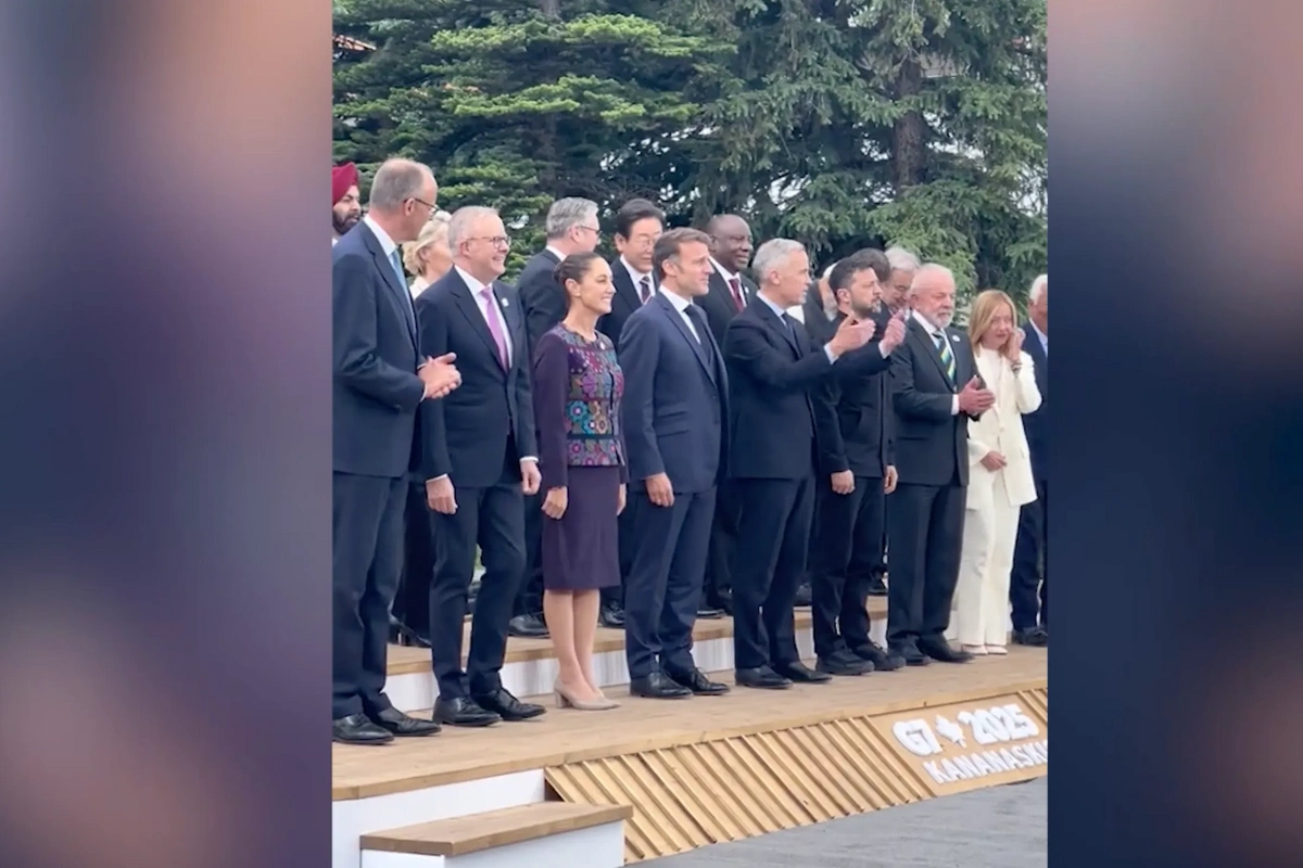 Macron published a video from the G7 summit set to a popular Russian song Macron published a video from the G7 summit set to a popular Russian song
