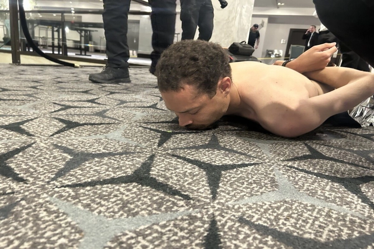 Стрелявшему на приеме с участием Трампа предъявили обвинения по двум пунктам