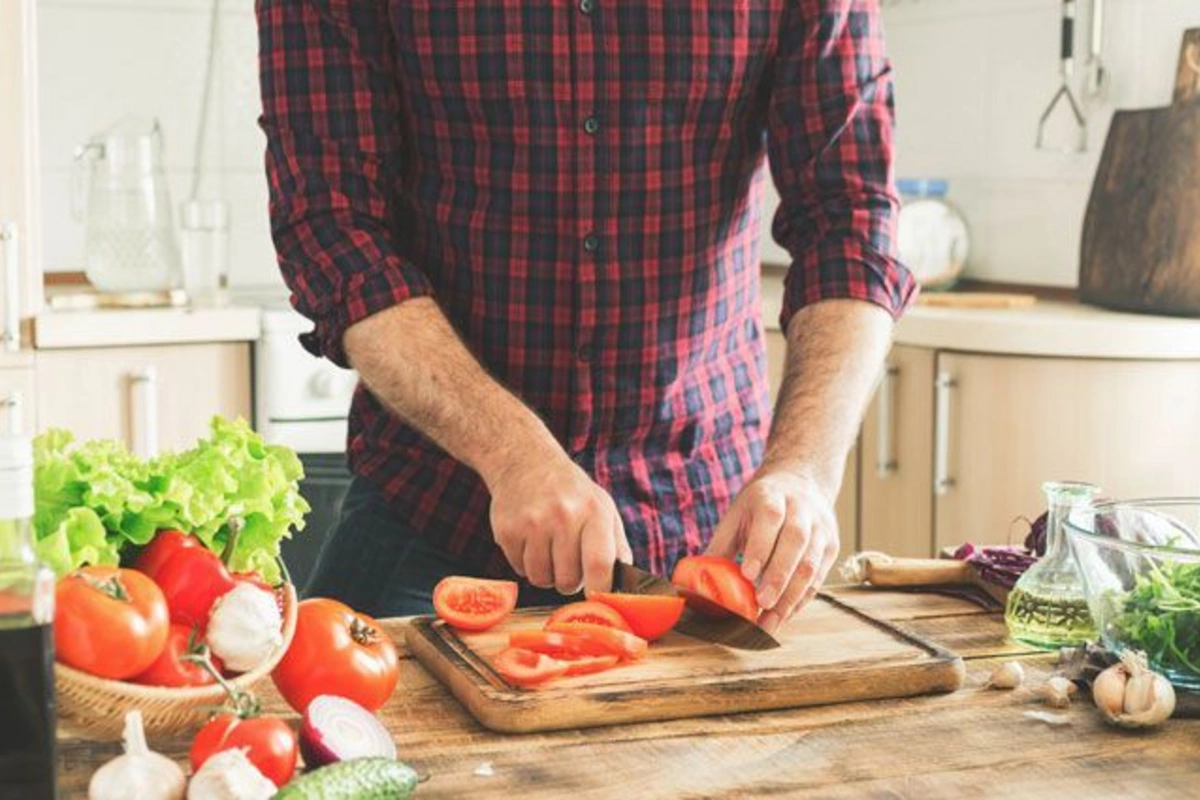 Which foods contribute to the development of malignant tumors Which foods contribute to the development of malignant tumors