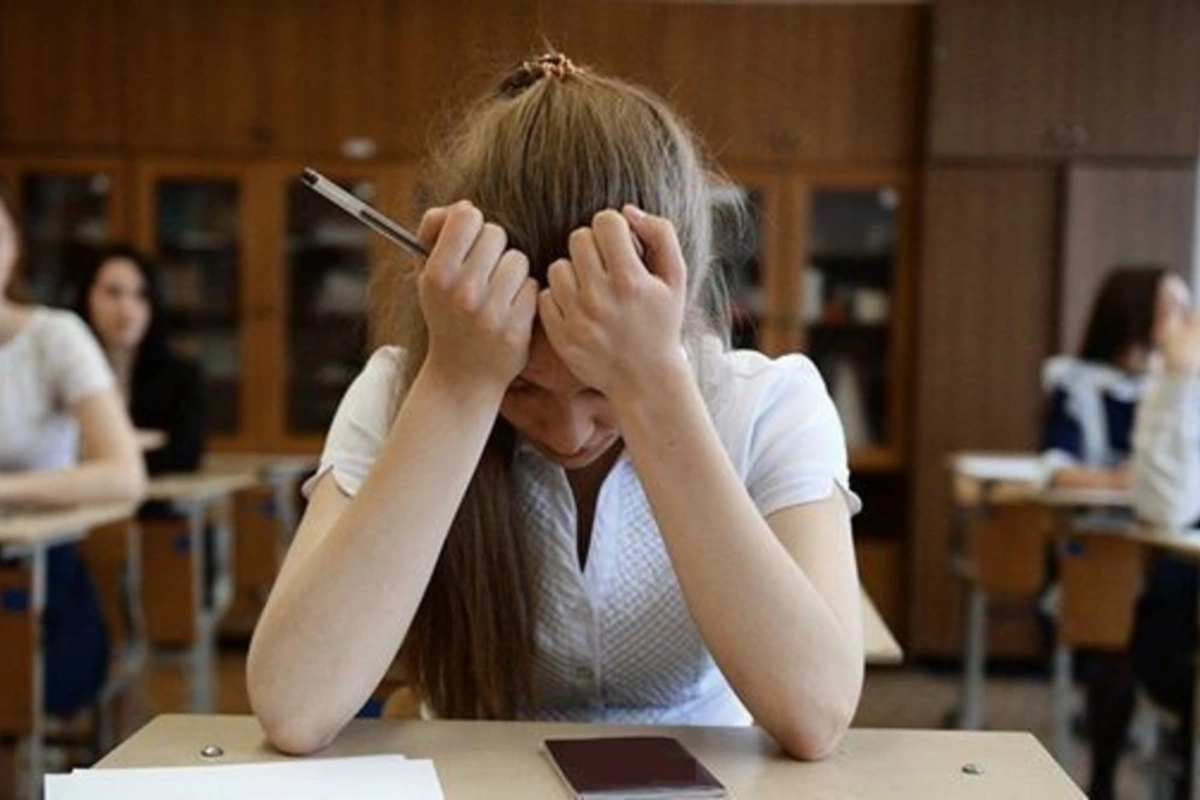 Will a low admission score affect employment chances after university?