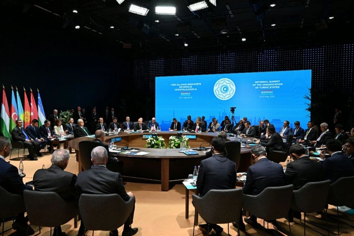 TDT-nin Dövlət başçılarının qeyri-rəsmi Zirvə görüşündə Bəyannamə imzalanıb TDT-nin Dövlət başçılarının qeyri-rəsmi Zirvə görüşündə Bəyannamə imzalanıb