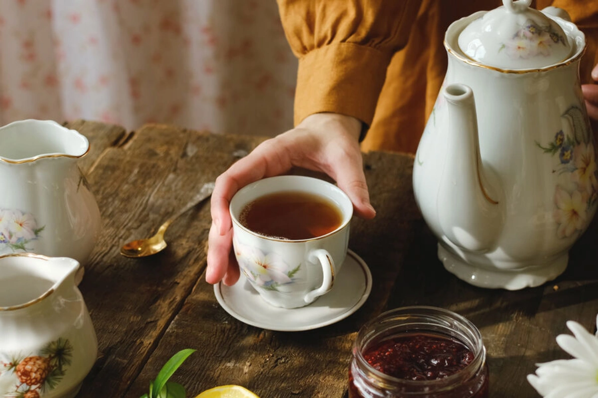 Scientists have discovered how unsweetened tea is healthier than tea with sugar