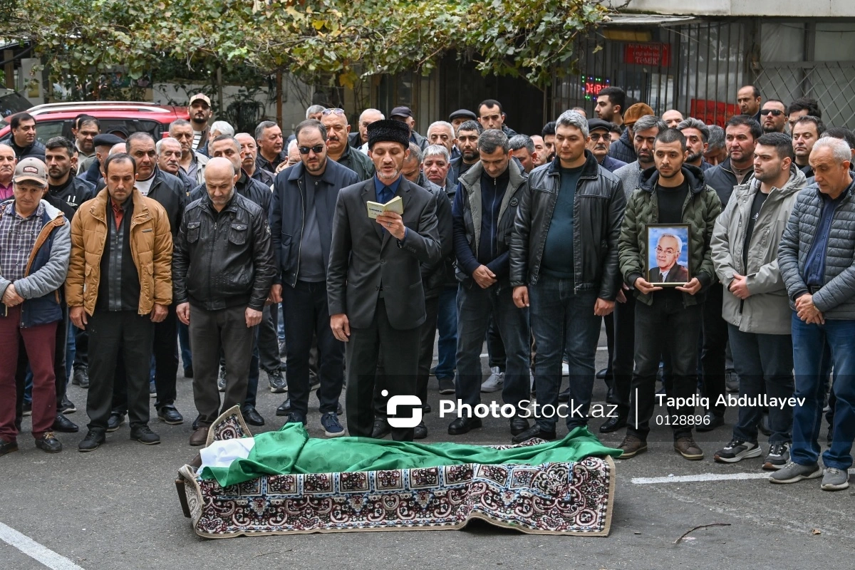 Əməkdar artist Vahid Əliyev dəfn edilib