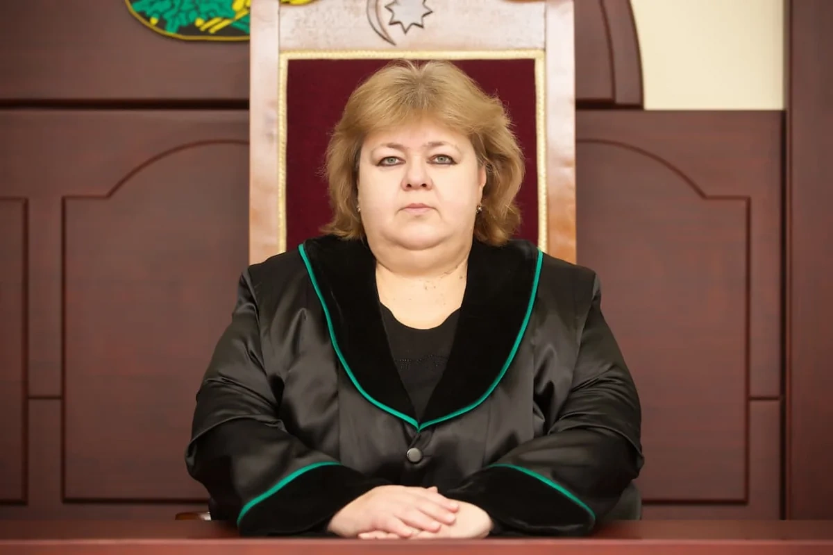 Azərbaycanda tanınmış hakim qəfil vəfat etdi