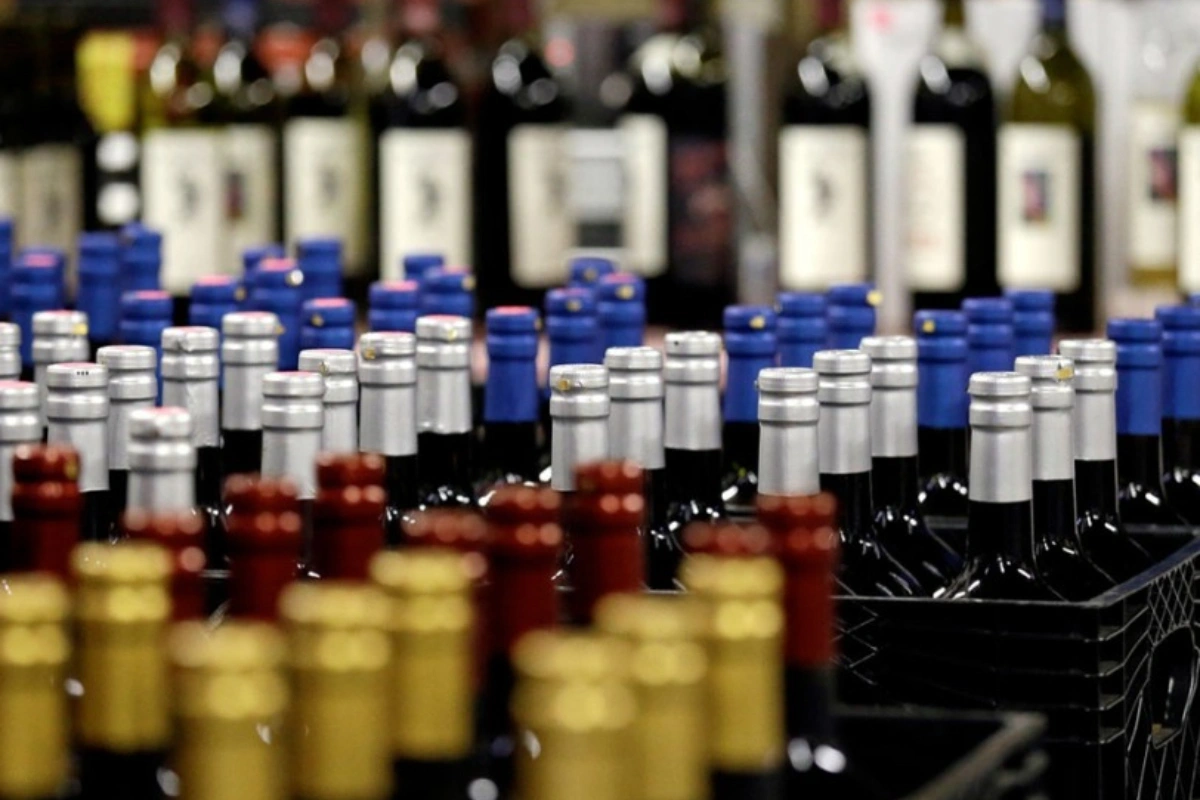 Alkoqollu içkilər üçün aksiz dərəcəsi artırılır Alkoqollu içkilər üçün aksiz dərəcəsi artırılır